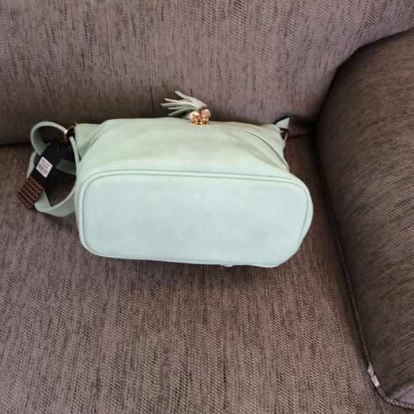 CLEARANCE SALE Zip Crossbody Bucket Satchel Mint - Picture 7 of 8
